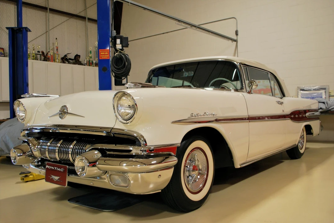 1957 Pontiac Star Chief - Image 14 of 31