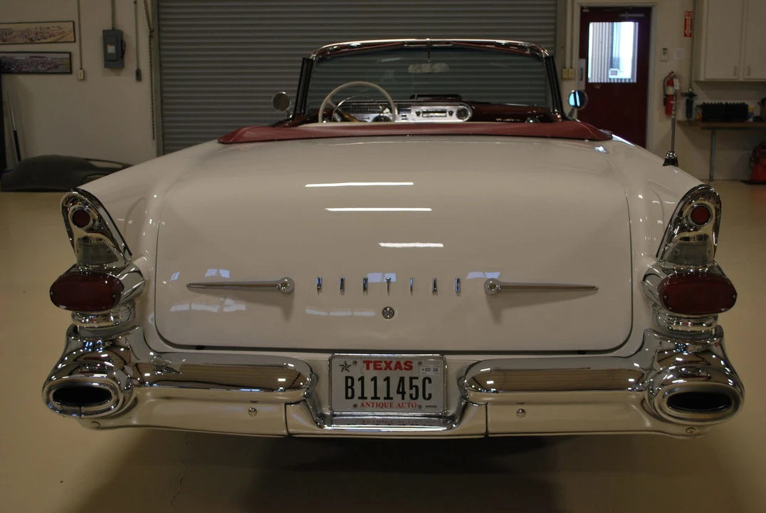 1957 Pontiac Star Chief - Image 8 of 31