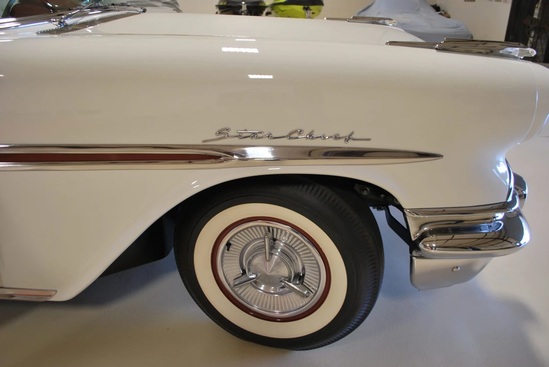 1957 Pontiac Star Chief - Image 29 of 31
