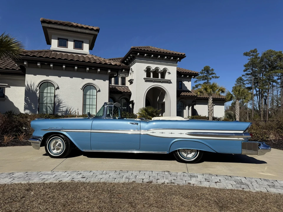 1957 Pontiac Star Chief - Image 11 of 31
