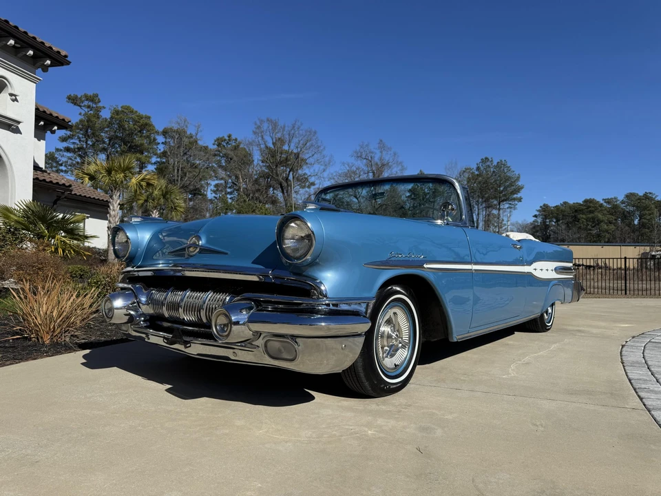 1957 Pontiac Star Chief - Image 4 of 31