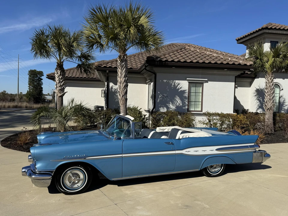 1957 Pontiac Star Chief - Image 9 of 31