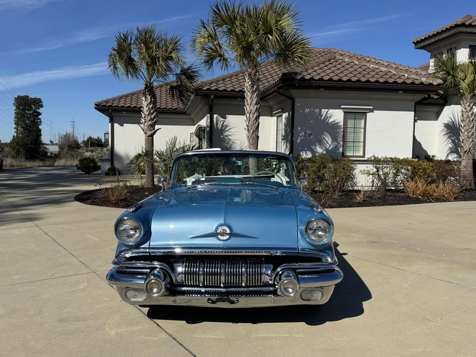 1957 Pontiac Star Chief - Image 23 of 31