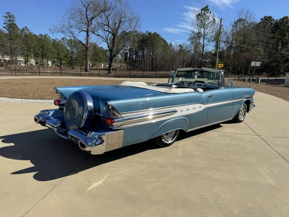 1957 Pontiac Star Chief - Image 13 of 31