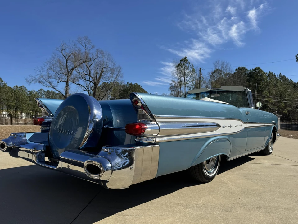 1957 Pontiac Star Chief - Image 12 of 31