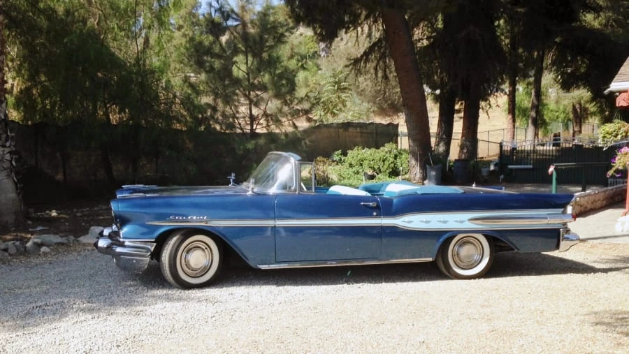 1957 Pontiac Star Chief - Image 2 of 10