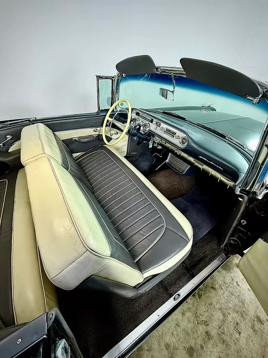 1957 Pontiac Star Chief - Image 18 of 27