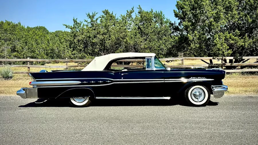 1957 Pontiac Star Chief - Image 7 of 27