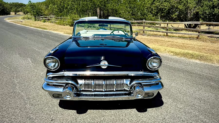 1957 Pontiac Star Chief - Image 4 of 27