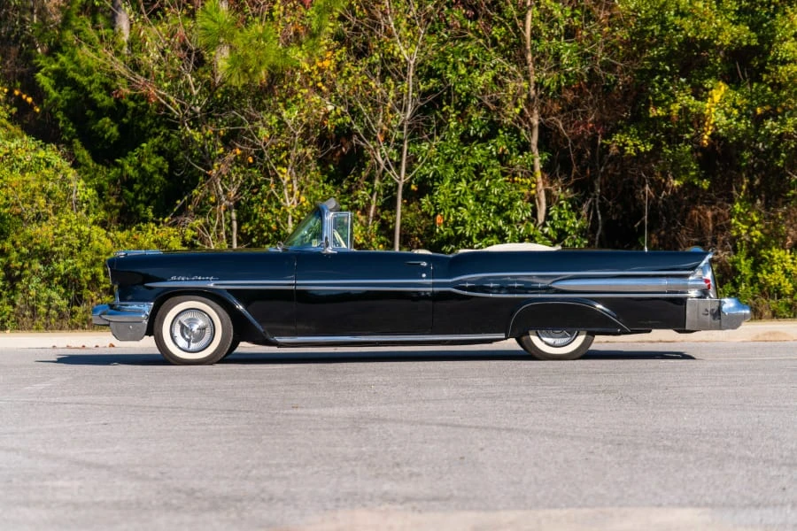 1957 Pontiac Star Chief - Image 2 of 24