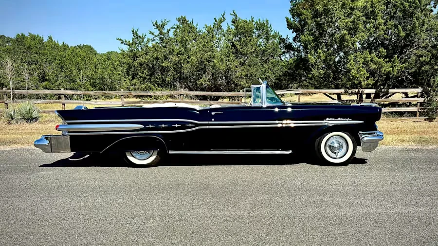 1957 Pontiac Star Chief - Image 2 of 27