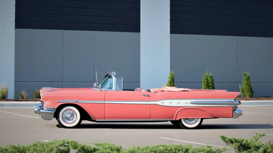 1957 Pontiac Star Chief - Image 2 of 28