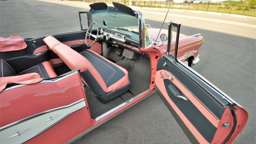 1957 Pontiac Star Chief - Image 10 of 28