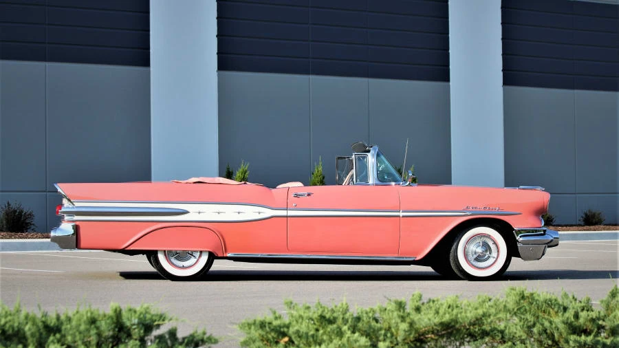 1957 Pontiac Star Chief - Image 21 of 28