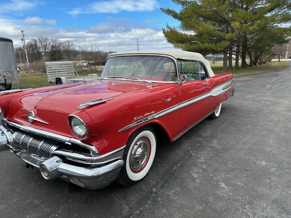 1957 Pontiac Star Chief - Image 4 of 31