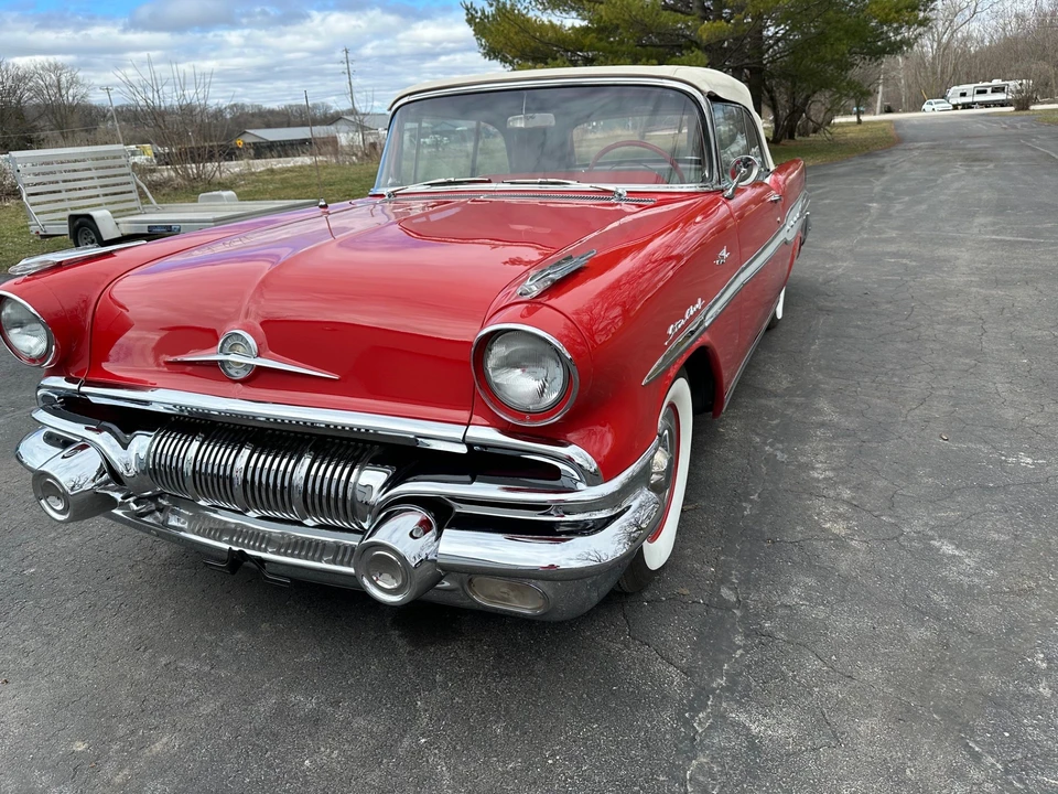 1957 Pontiac Star Chief - Image 5 of 31