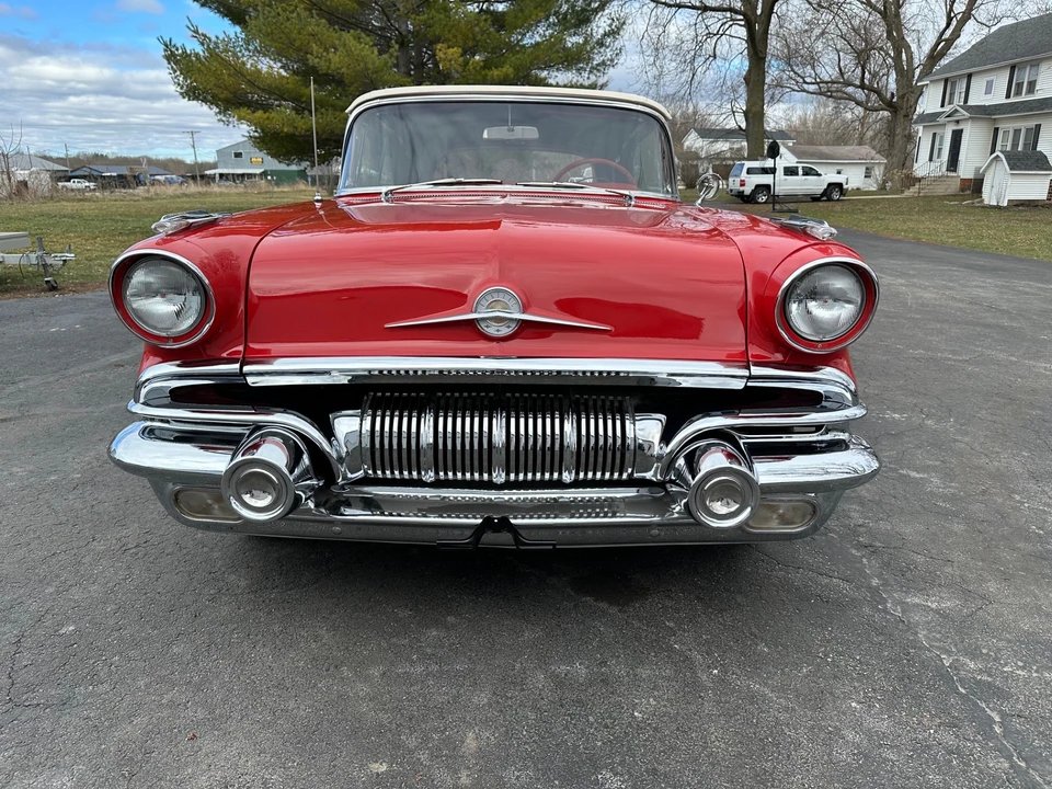 1957 Pontiac Star Chief - Image 6 of 31