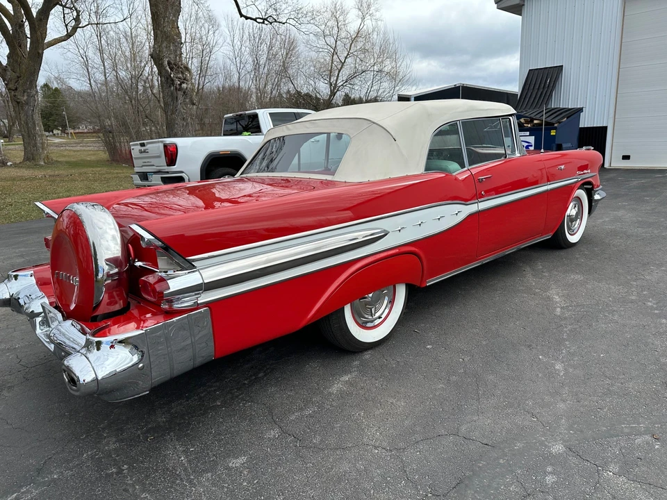 1957 Pontiac Star Chief - Image 11 of 31