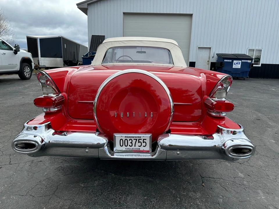 1957 Pontiac Star Chief - Image 14 of 31