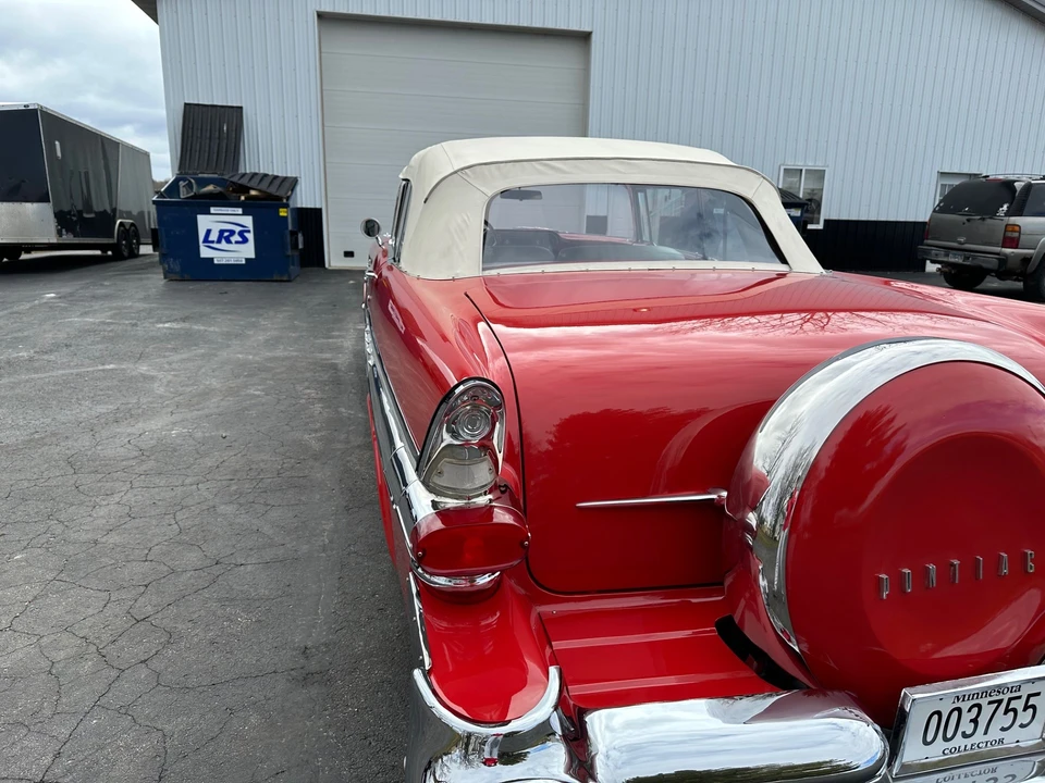 1957 Pontiac Star Chief - Image 25 of 31