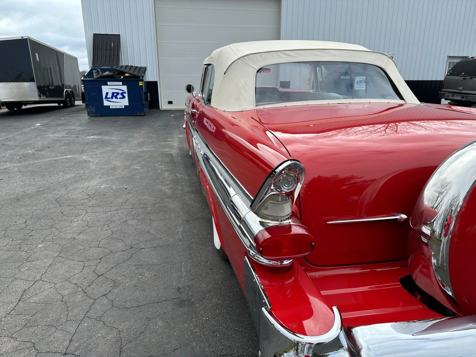 1957 Pontiac Star Chief - Image 26 of 31