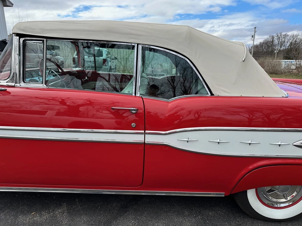 1957 Pontiac Star Chief - Image 24 of 31