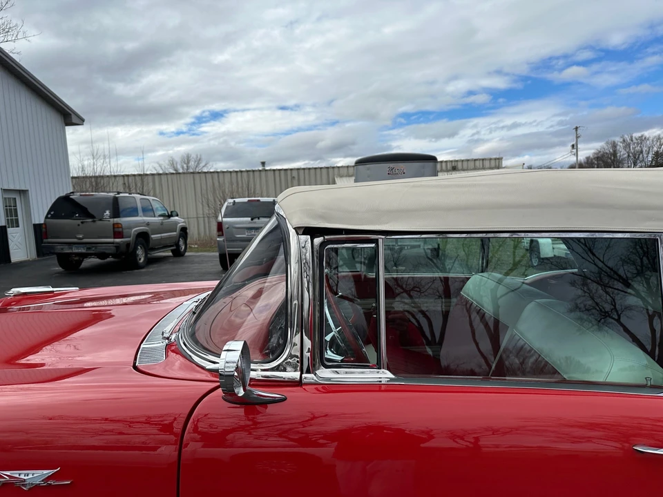 1957 Pontiac Star Chief - Image 22 of 31