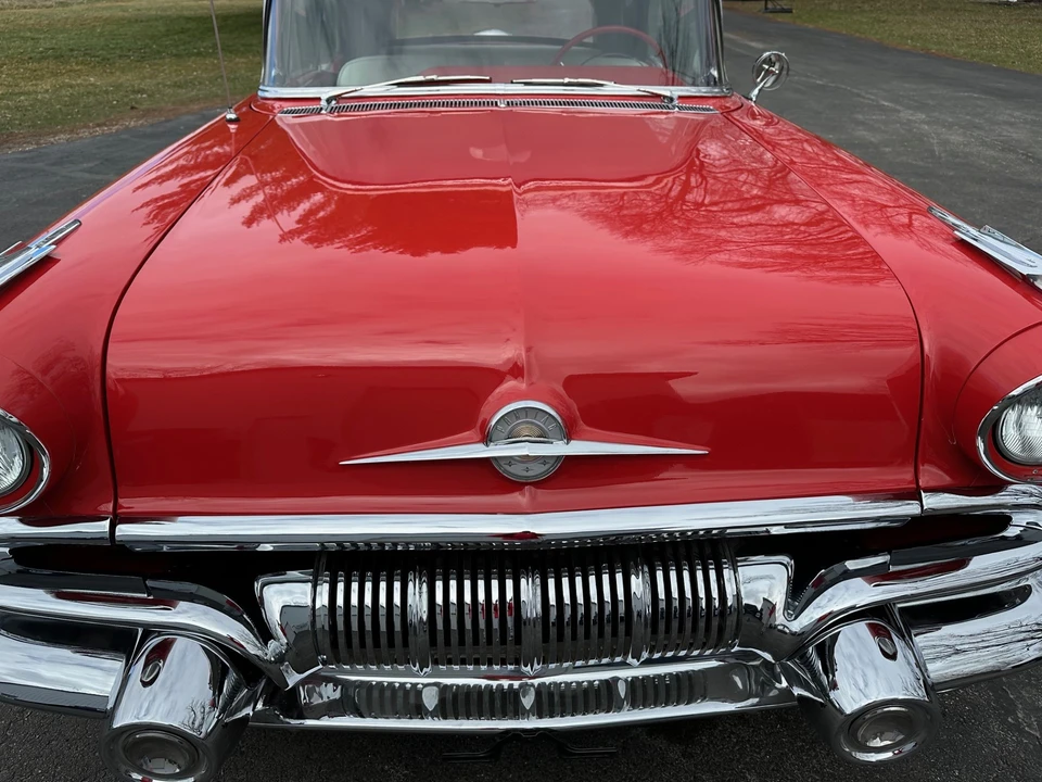 1957 Pontiac Star Chief - Image 17 of 31