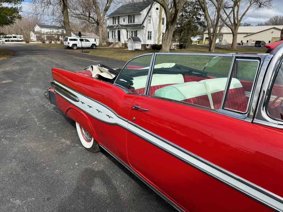 1957 Pontiac Star Chief - Image 29 of 31