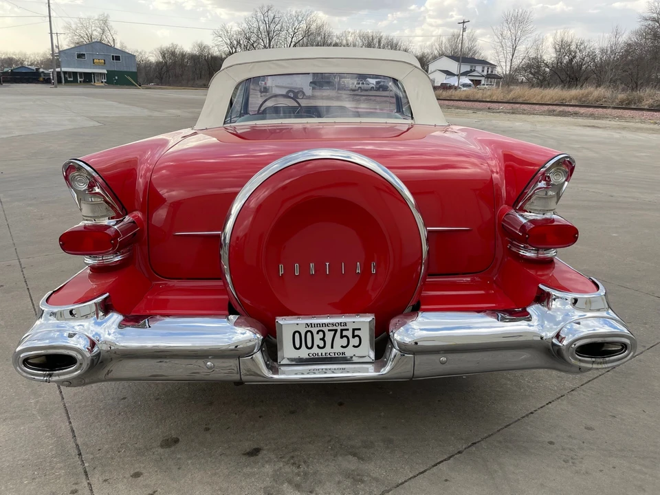 1957 Pontiac Star Chief - Image 28 of 31