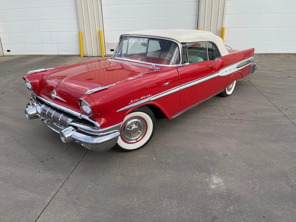 1957 Pontiac Star Chief - Image 3 of 31