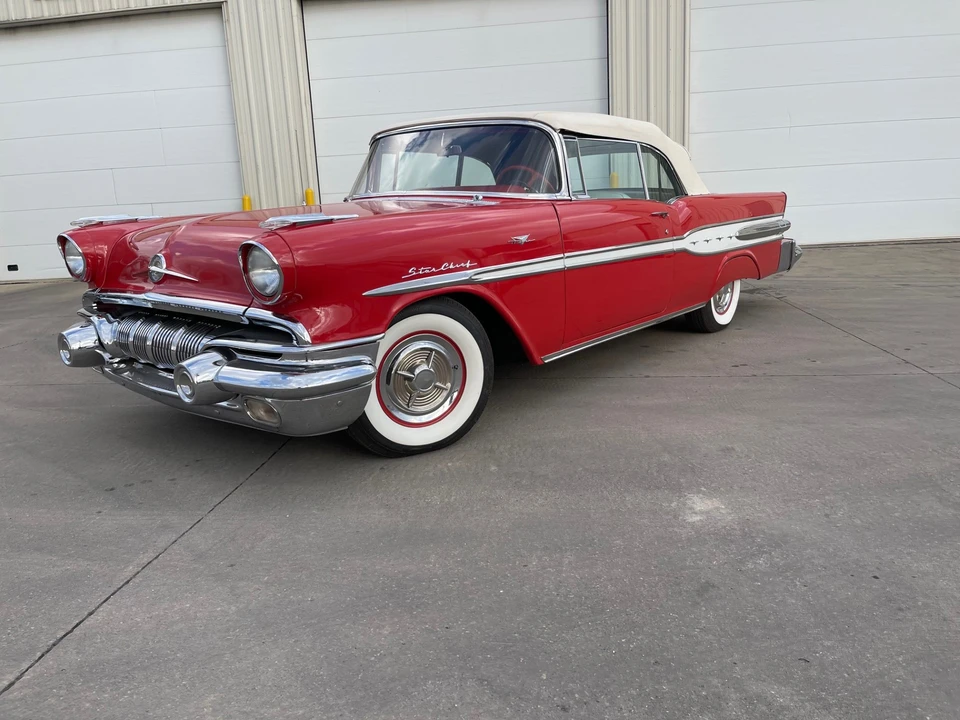 1957 Pontiac Star Chief - Image 2 of 31