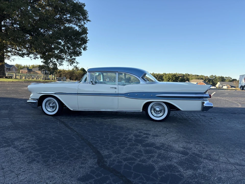 1957 Pontiac Star Chief - Image 21 of 31