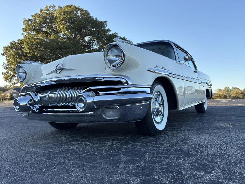 1957 Pontiac Star Chief - Image 4 of 31
