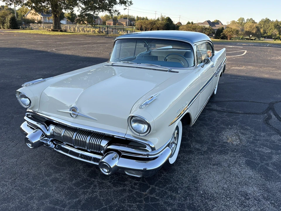1957 Pontiac Star Chief - Image 5 of 31