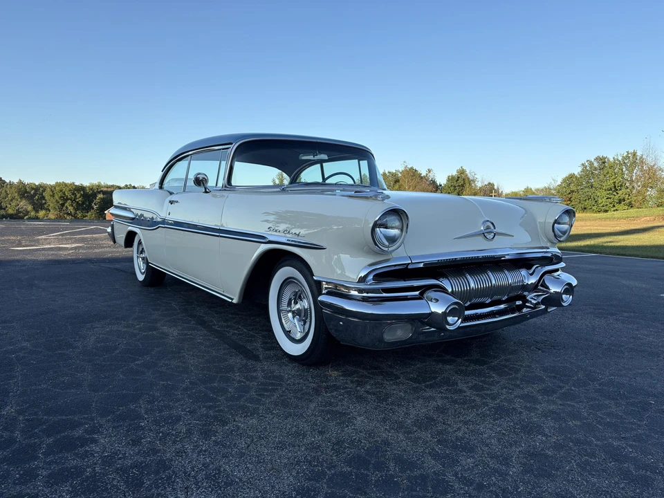 1957 Pontiac Star Chief - Image 11 of 31