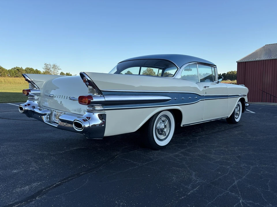 1957 Pontiac Star Chief - Image 16 of 31
