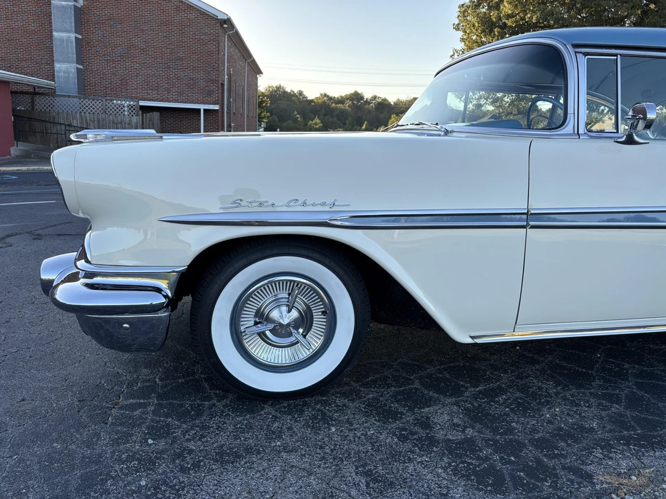 1957 Pontiac Star Chief - Image 26 of 31