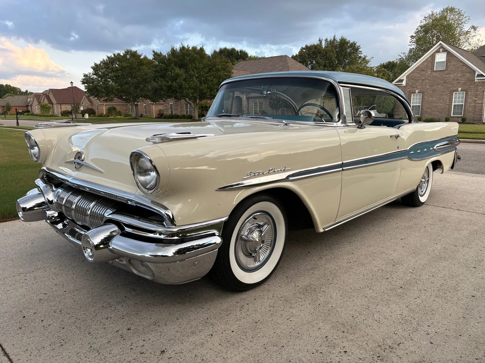 1957 Pontiac Star Chief - Image 2 of 31