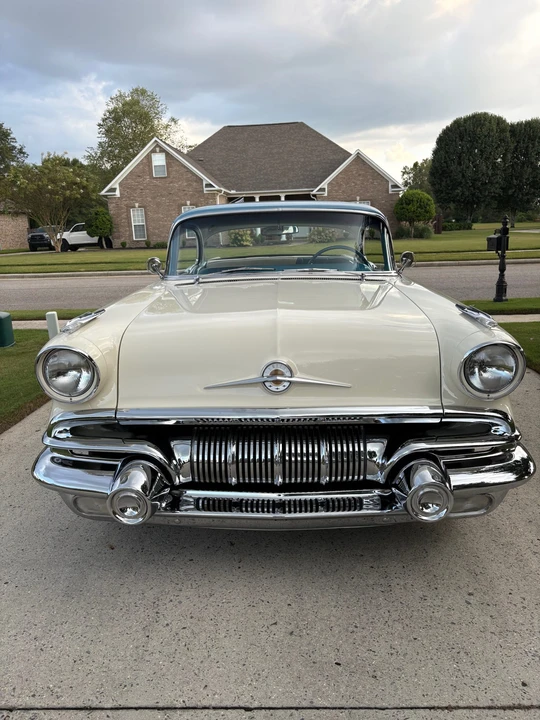 1957 Pontiac Star Chief - Image 6 of 31