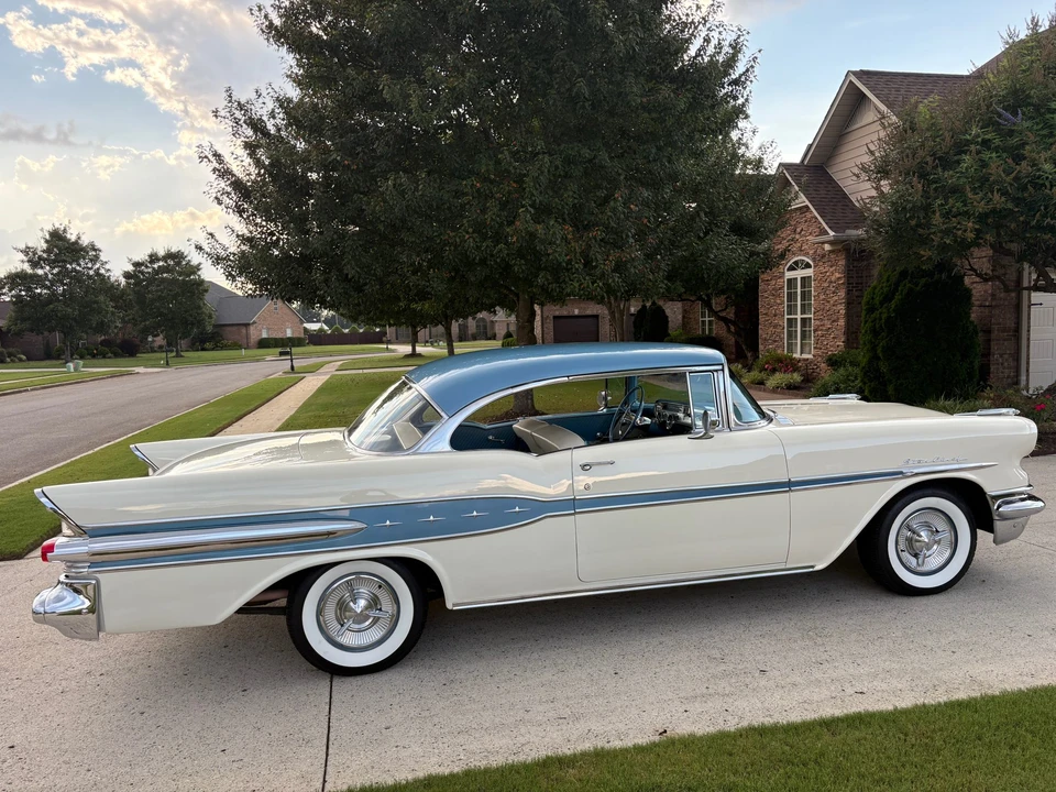 1957 Pontiac Star Chief - Image 15 of 31