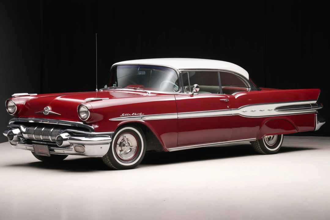 1957 Pontiac Star Chief - Image 2 of 31