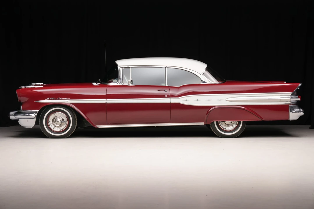 1957 Pontiac Star Chief - Image 3 of 31