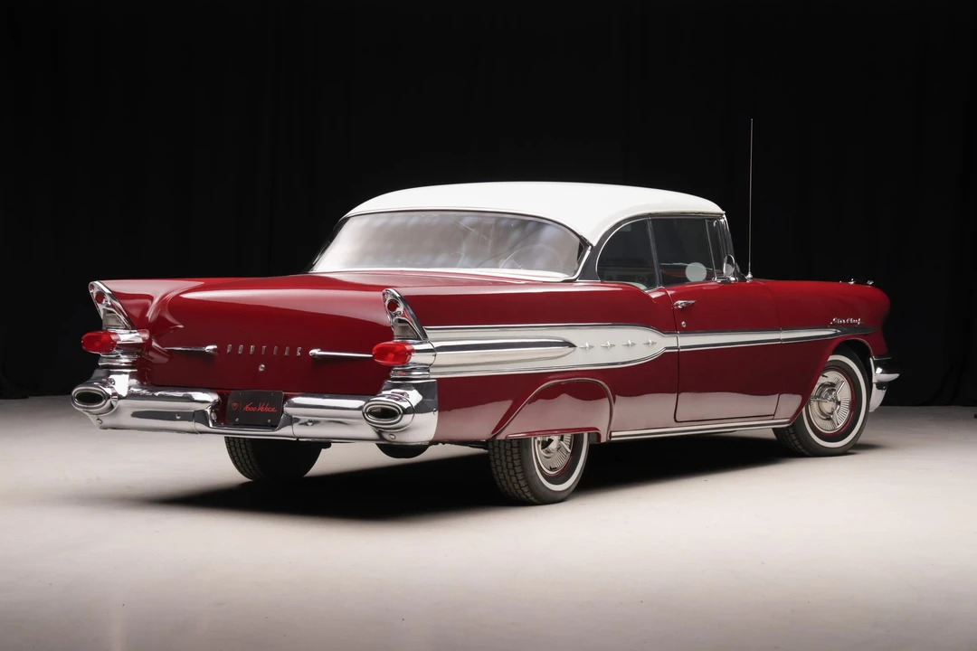 1957 Pontiac Star Chief - Image 7 of 31
