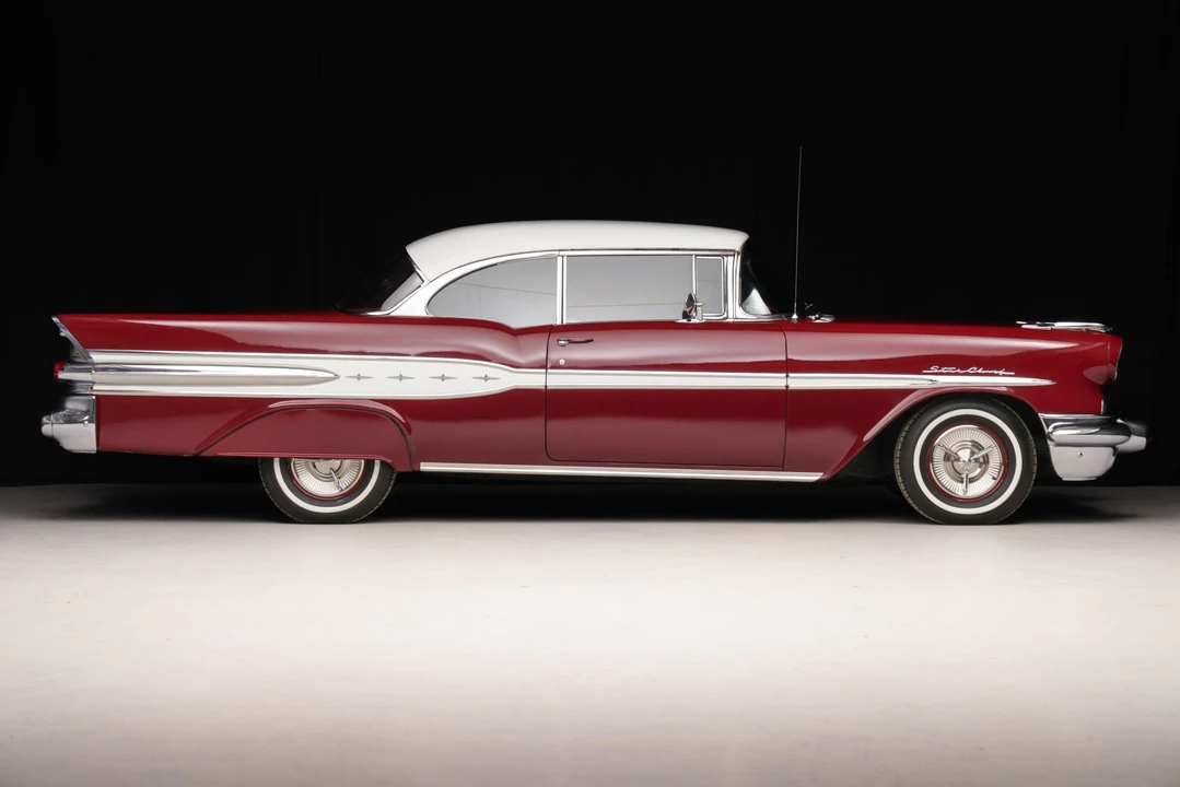 1957 Pontiac Star Chief - Image 9 of 31