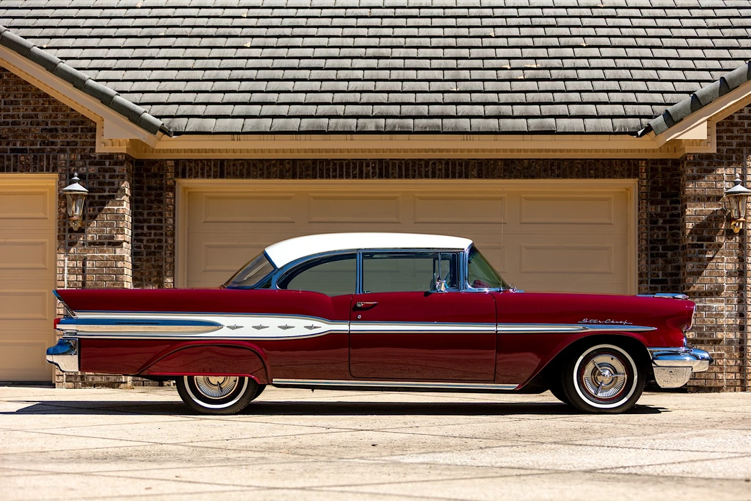 1957 Pontiac Star Chief - Image 12 of 31