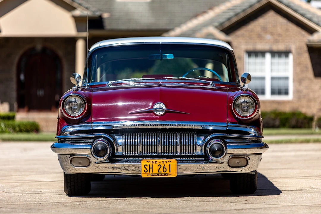 1957 Pontiac Star Chief - Image 3 of 31