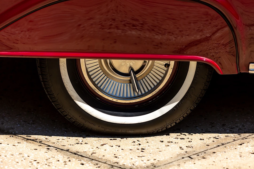 1957 Pontiac Star Chief - Image 16 of 31