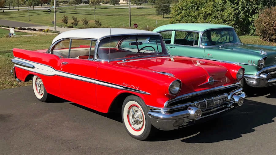 1957 Pontiac Star Chief - Image 4 of 31