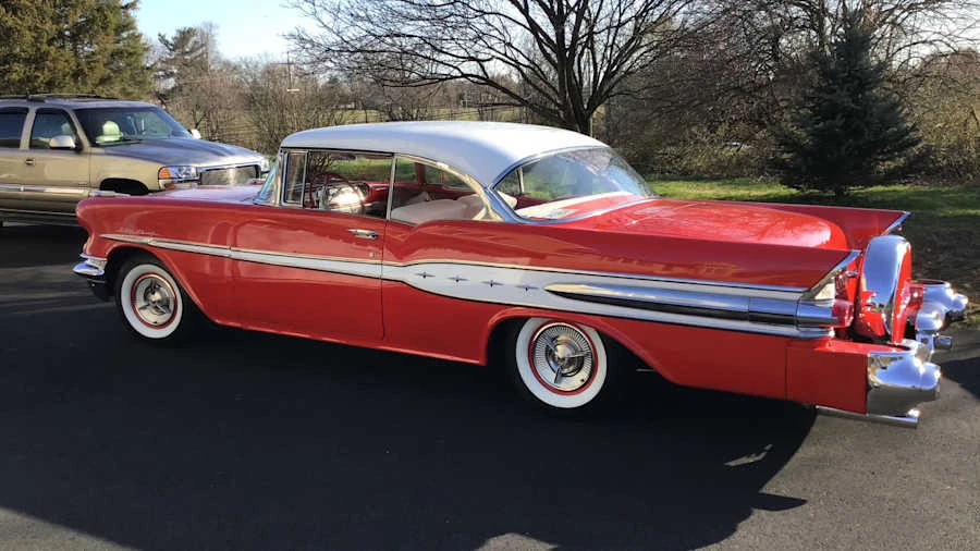 1957 Pontiac Star Chief - Image 3 of 31
